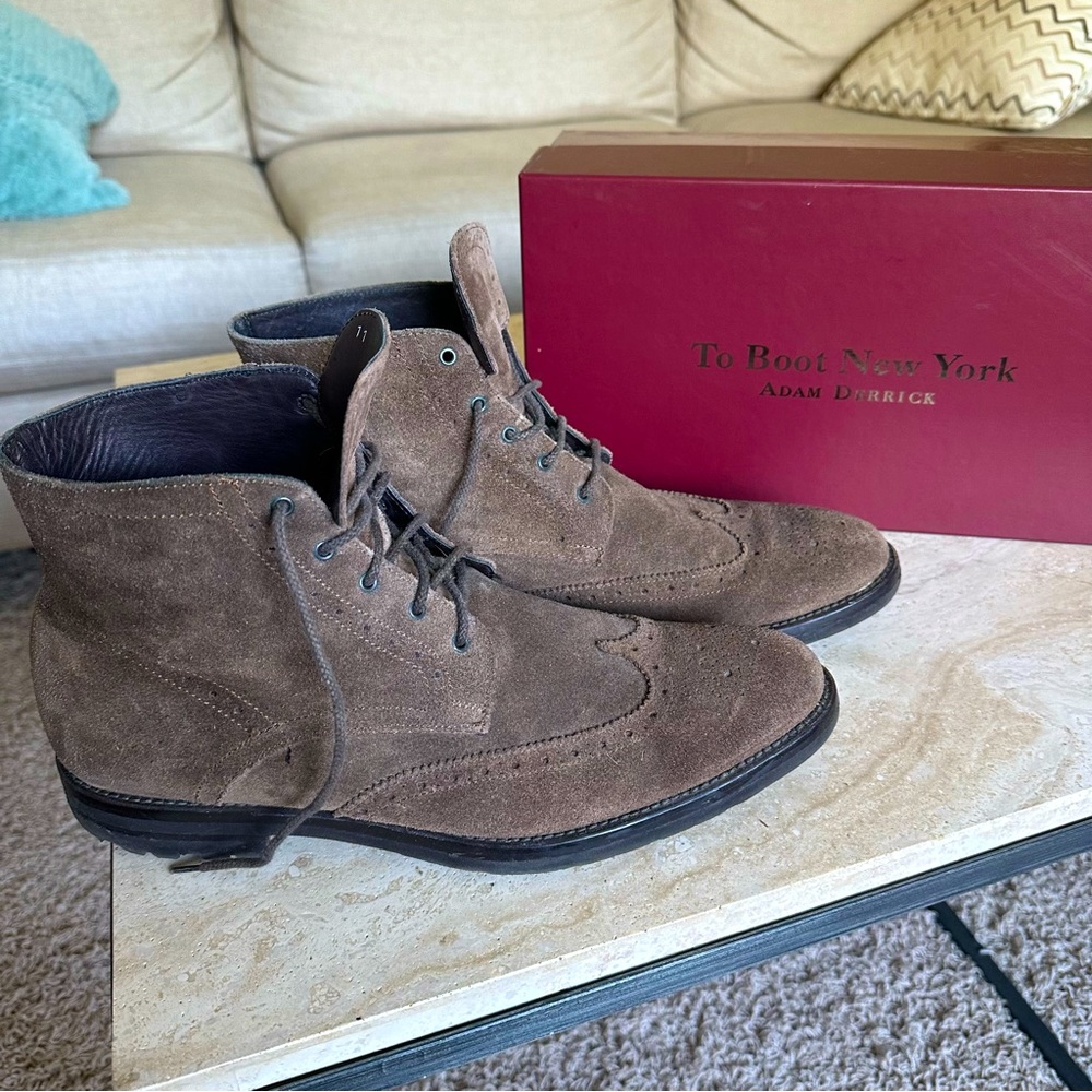 Brown Suede derby / wingtip boots